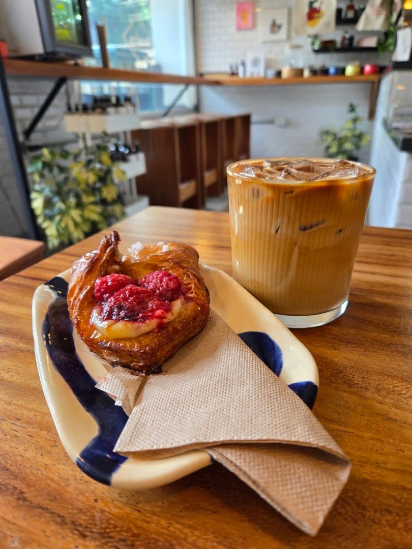 Coffee at Bezza Coffee, specialty coffee shop in Mexico City