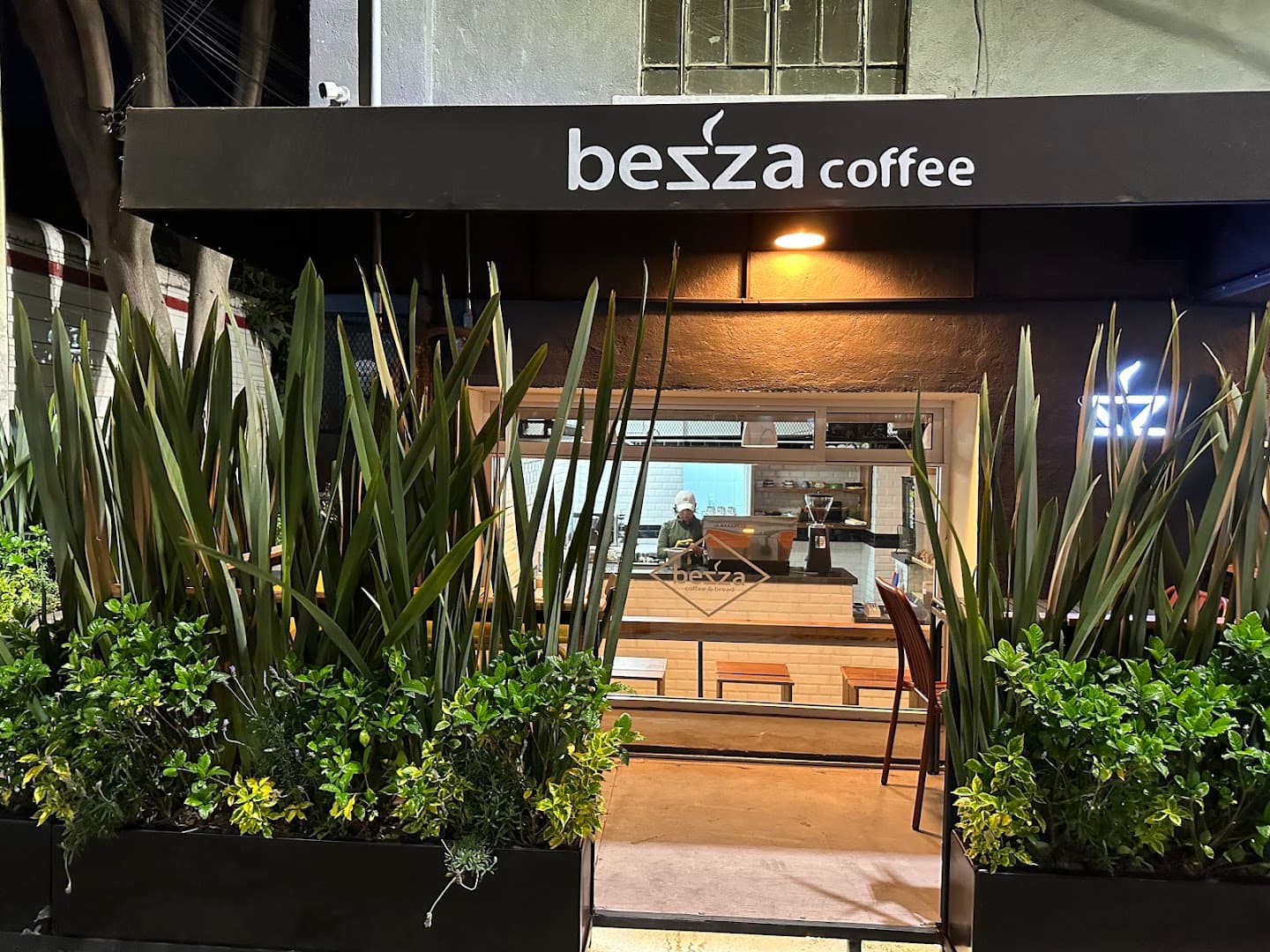 Storefront of Bezza Coffee, specialty coffee shop in Mexico City