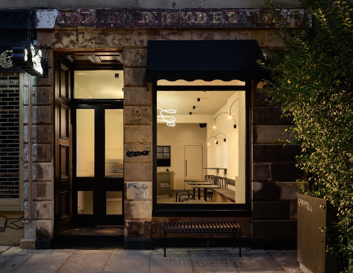 Storefront of BEATNIK, specialty coffee shop in Edinburgh