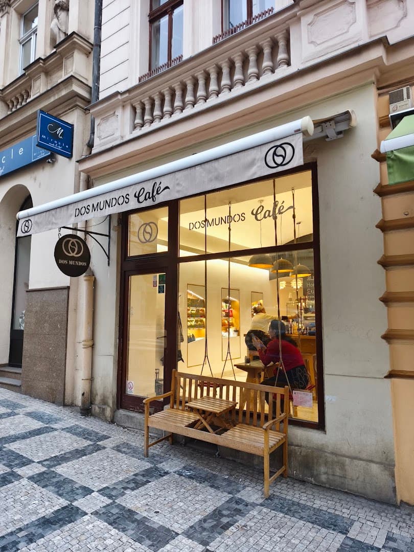 Dos Mundos Café - specialty coffee shop in Prague