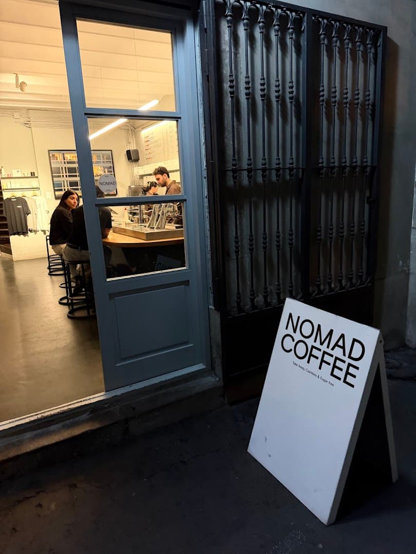 Nomad Coffee Bar (ex Coffee Lab) specialty coffee shop in Barcelona - photo 12