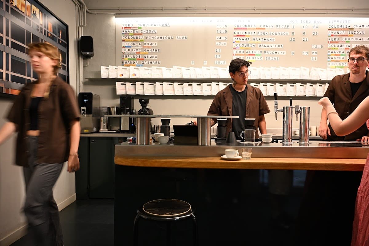 Nomad Coffee Bar (ex Coffee Lab) specialty coffee shop in Barcelona - photo 5