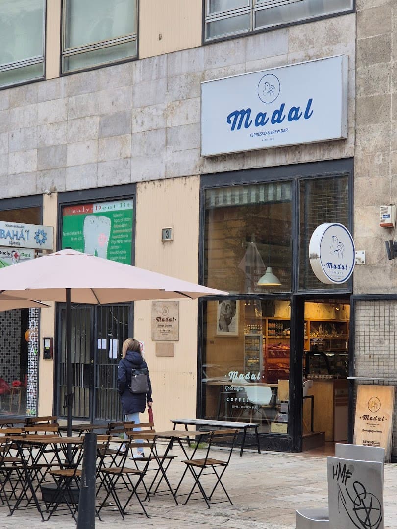 Madal Cafe - specialty coffee shop in V. kerület