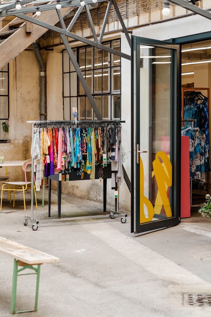 Industra Coffee Praha Nusle - specialty coffee shop in Prague