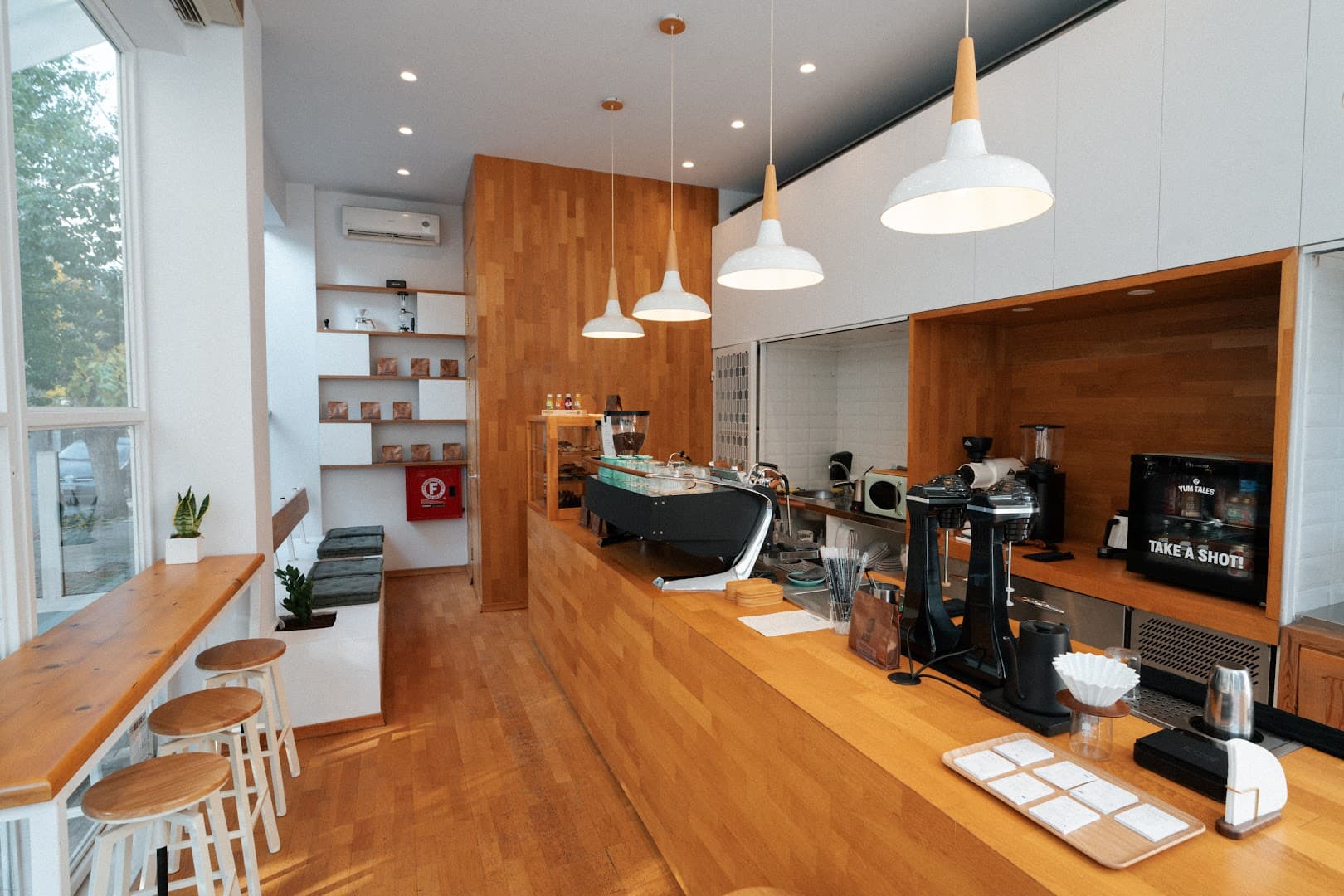 Interior of Quishr, specialty coffee shop in Athens