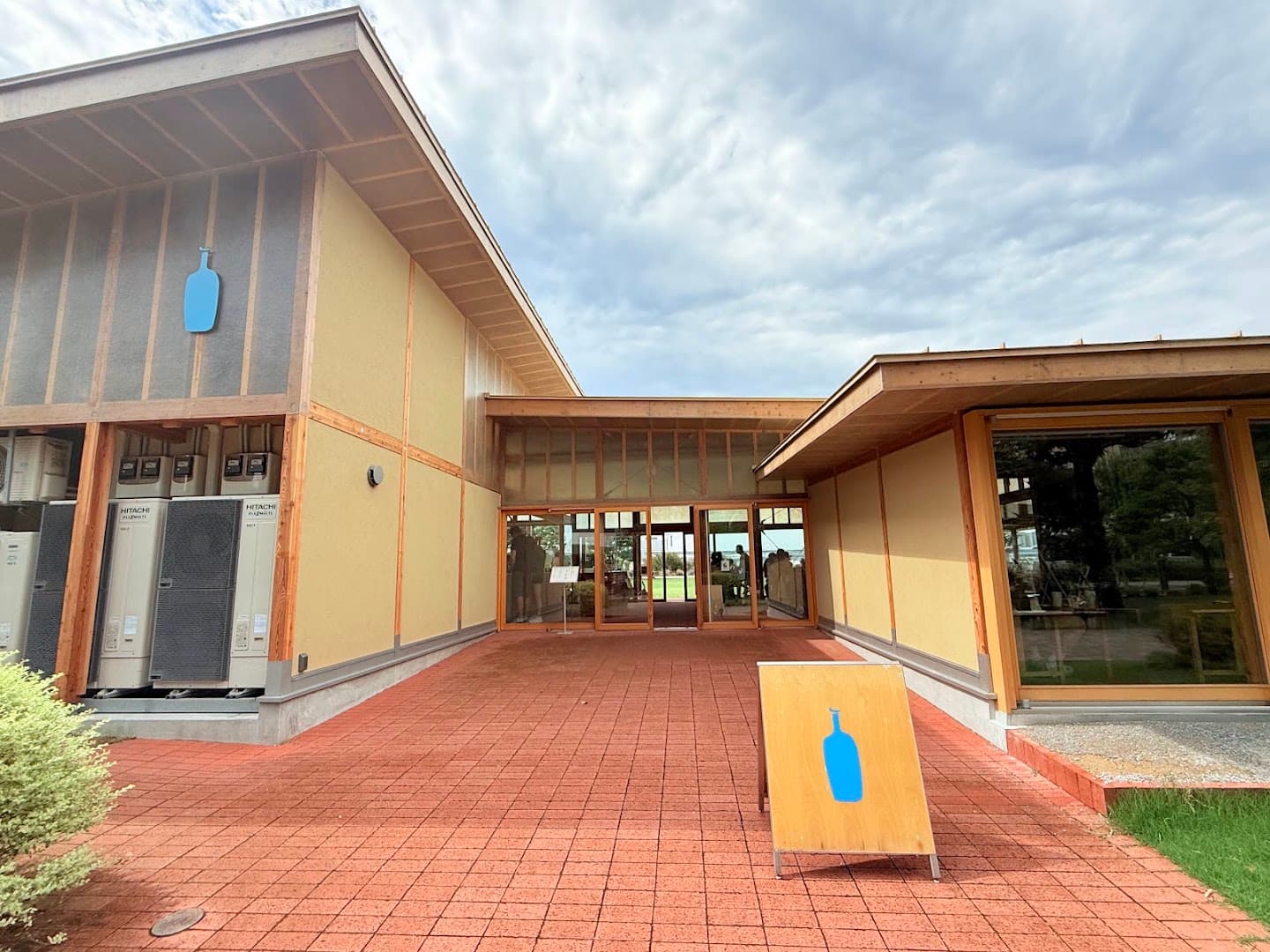Blue Bottle Coffee Toyosu Park Cafe - specialty coffee shop in Tokyo