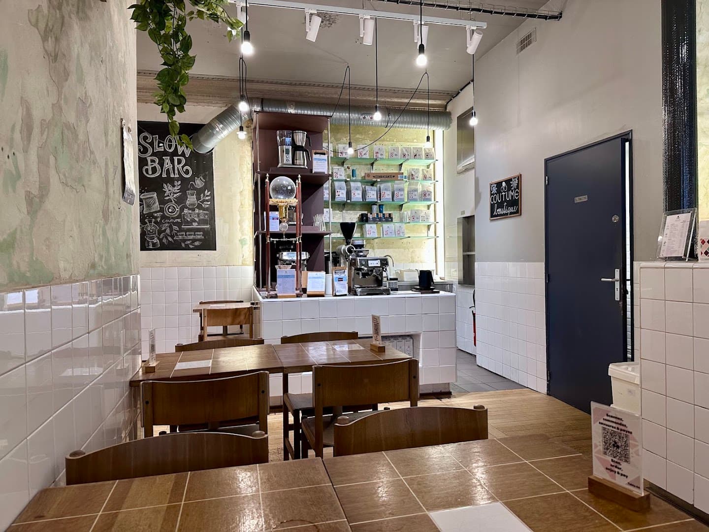 Coutume - specialty coffee shop in Paris