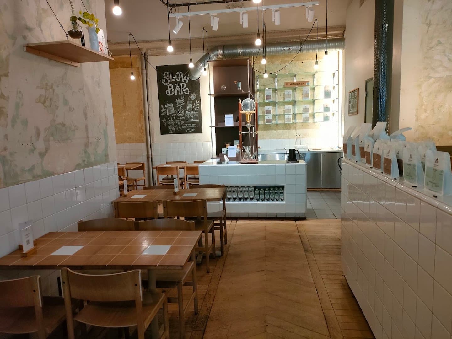 Coutume - specialty coffee shop in Paris