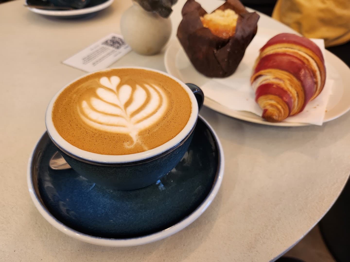 Magic Bitte specialty coffee shop in Berlin - photo 7