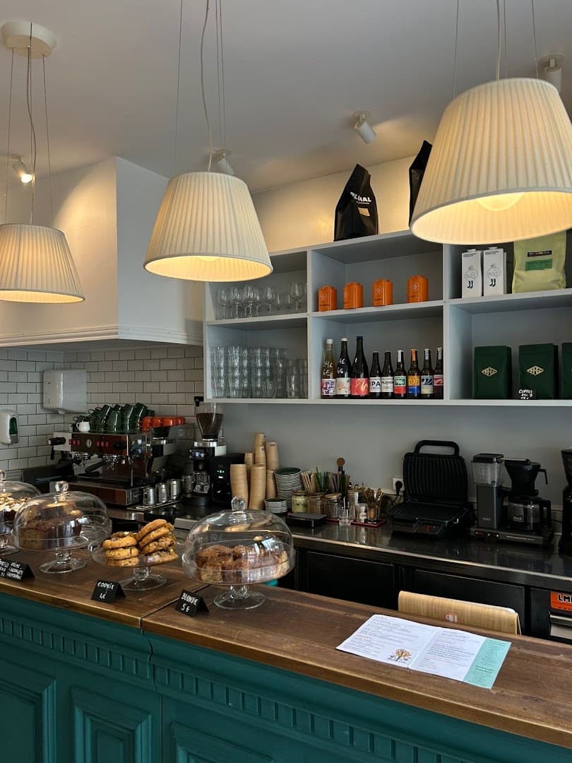 Café Margo - specialty coffee shop in Paris
