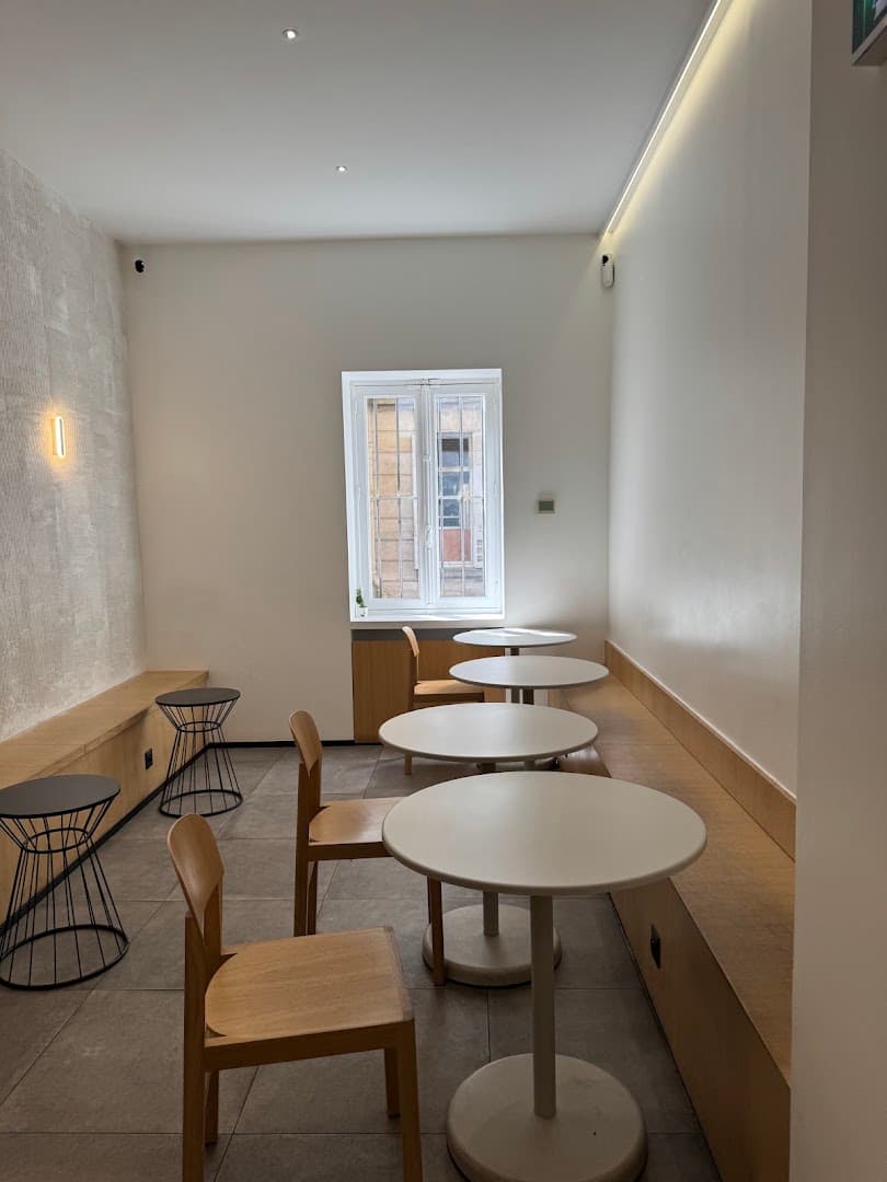 Parallel Coffee - specialty coffee shop in Paris