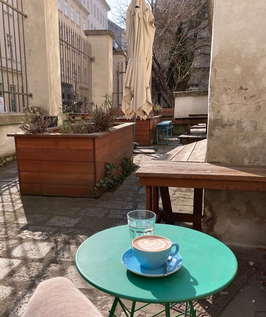 People on Caffeine - specialty coffee shop in Vienna