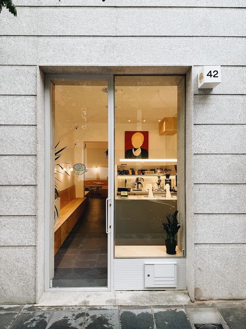 Hola Coffee Lagasca — specialty coffee in Madrid