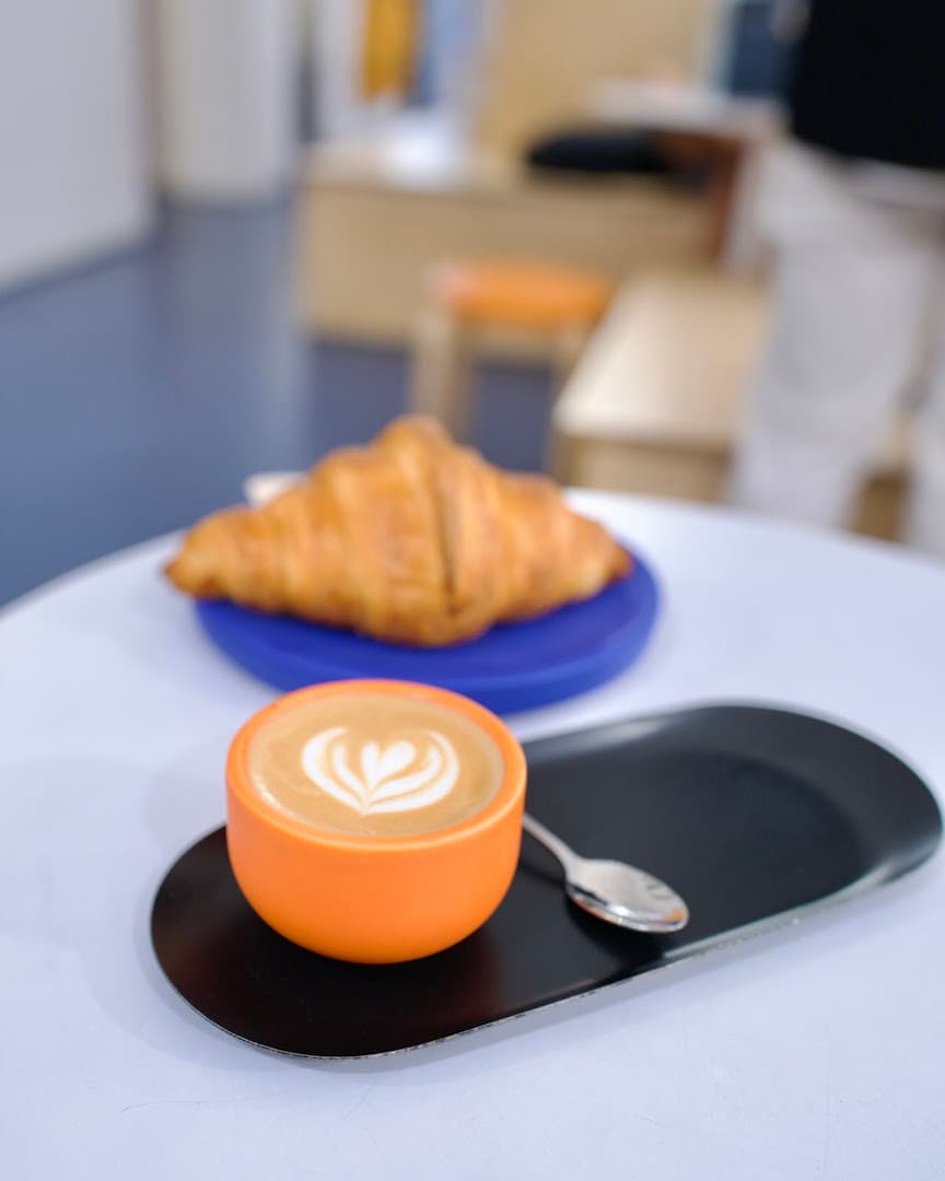 Hola Coffee Lagasca - specialty coffee shop in Madrid