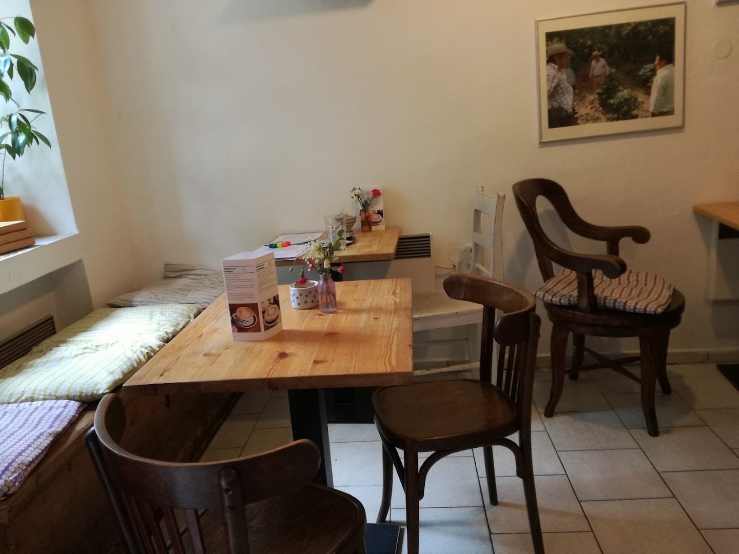 mamacoffee Jiřího z Poděbrad - specialty coffee shop in Prague