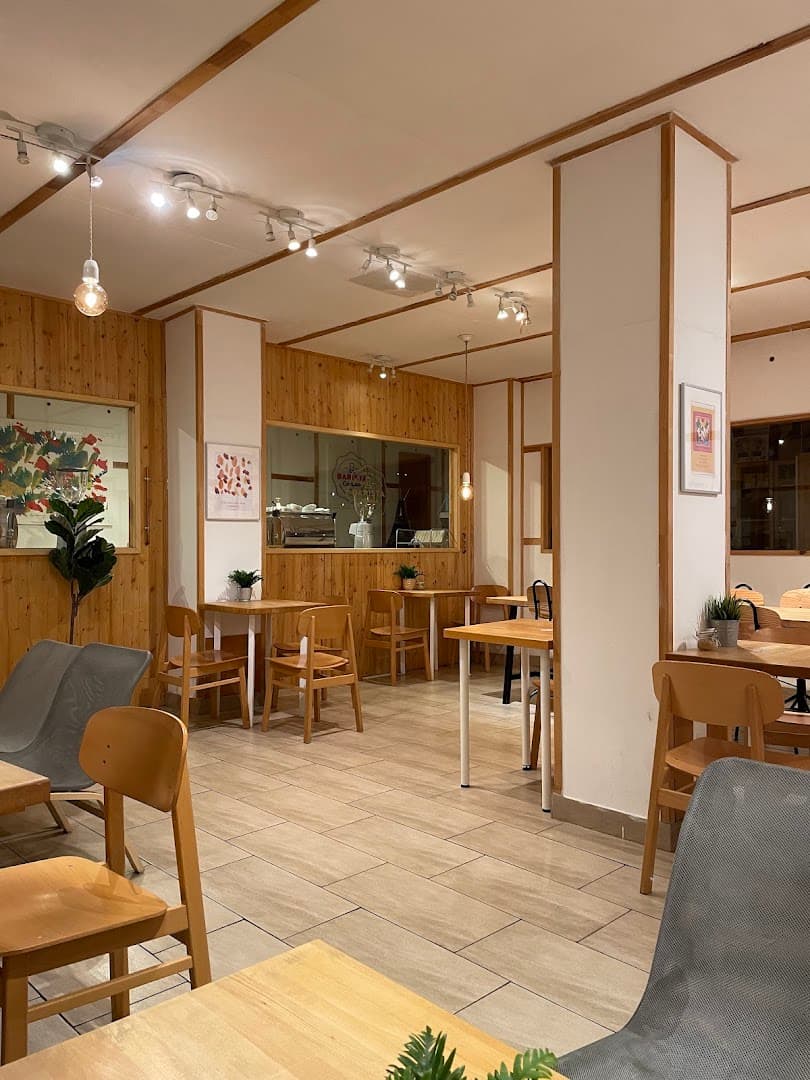 Madal Cafe specialty coffee shop in Budapest - photo 6