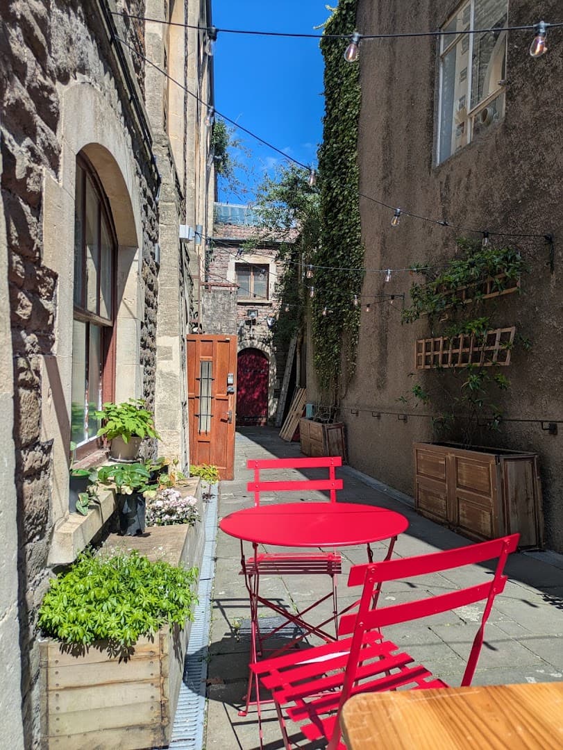 Lost Horizon Coffee - specialty coffee shop in Bristol