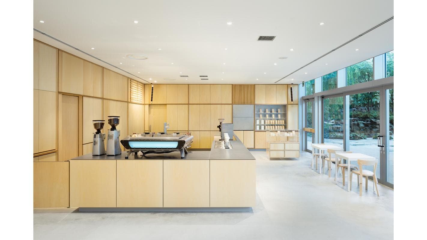 Blue Bottle Coffee - Roppongi Cafe - specialty coffee shop in Tokyo