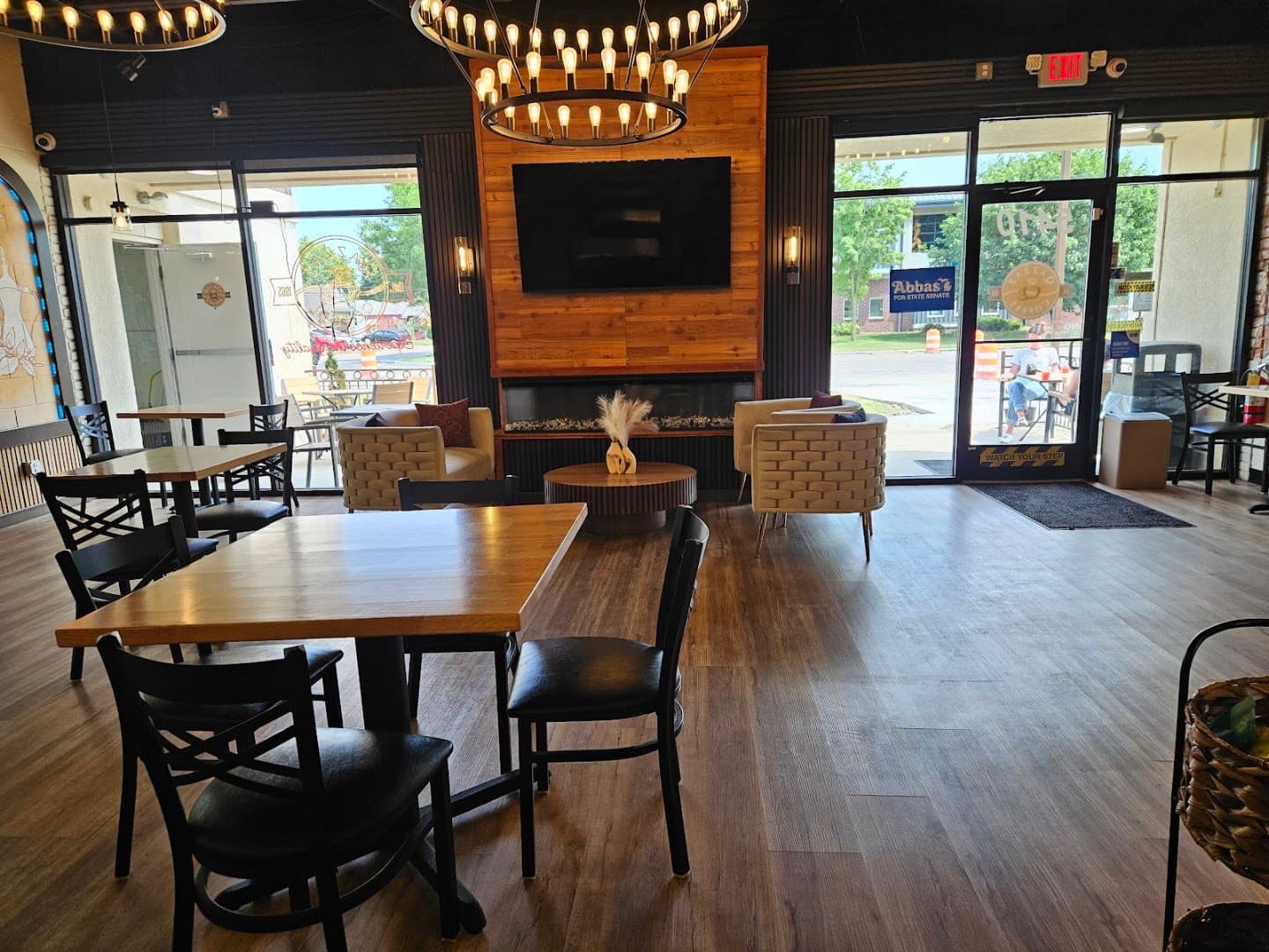Qazzaz Coffee specialty coffee shop in Detroit - photo 4