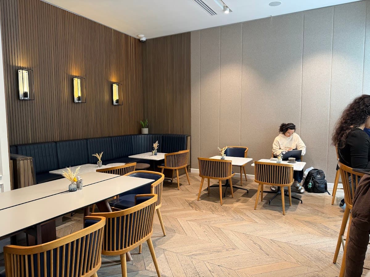 Page Common Coffee House specialty coffee shop in London - photo 7