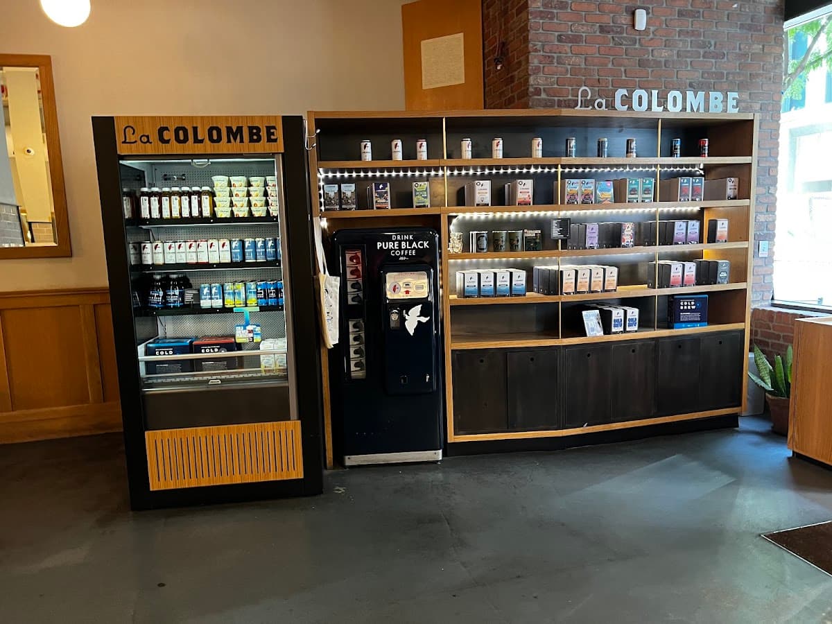 La Colombe Coffee Workshop specialty coffee shop in New York - photo 4