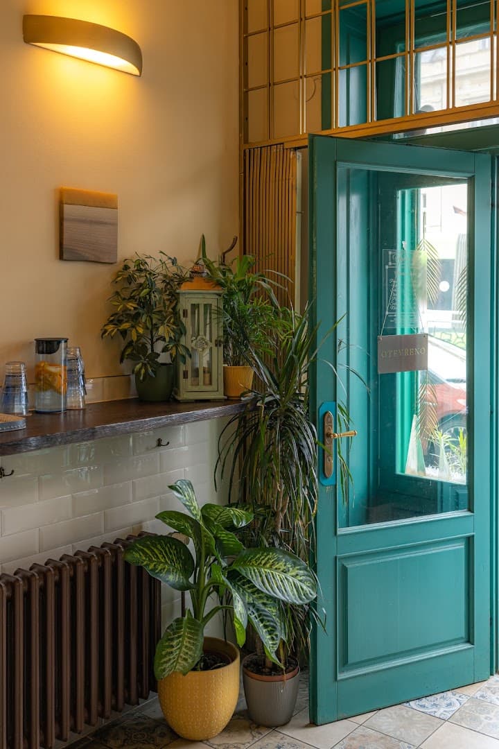 20m2 Espresso bar - specialty coffee shop in Prague