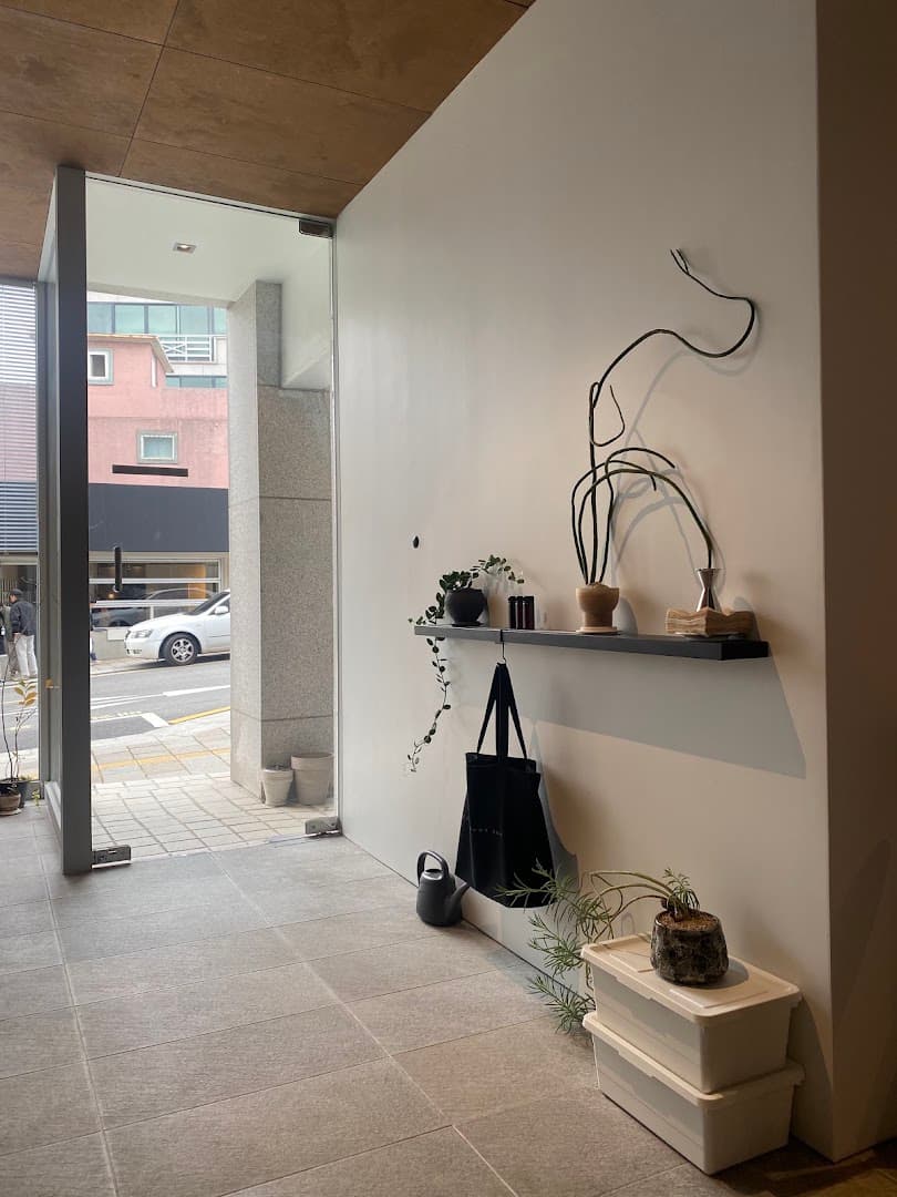 COFFEE SHOP ADZE - specialty coffee shop in Seoul