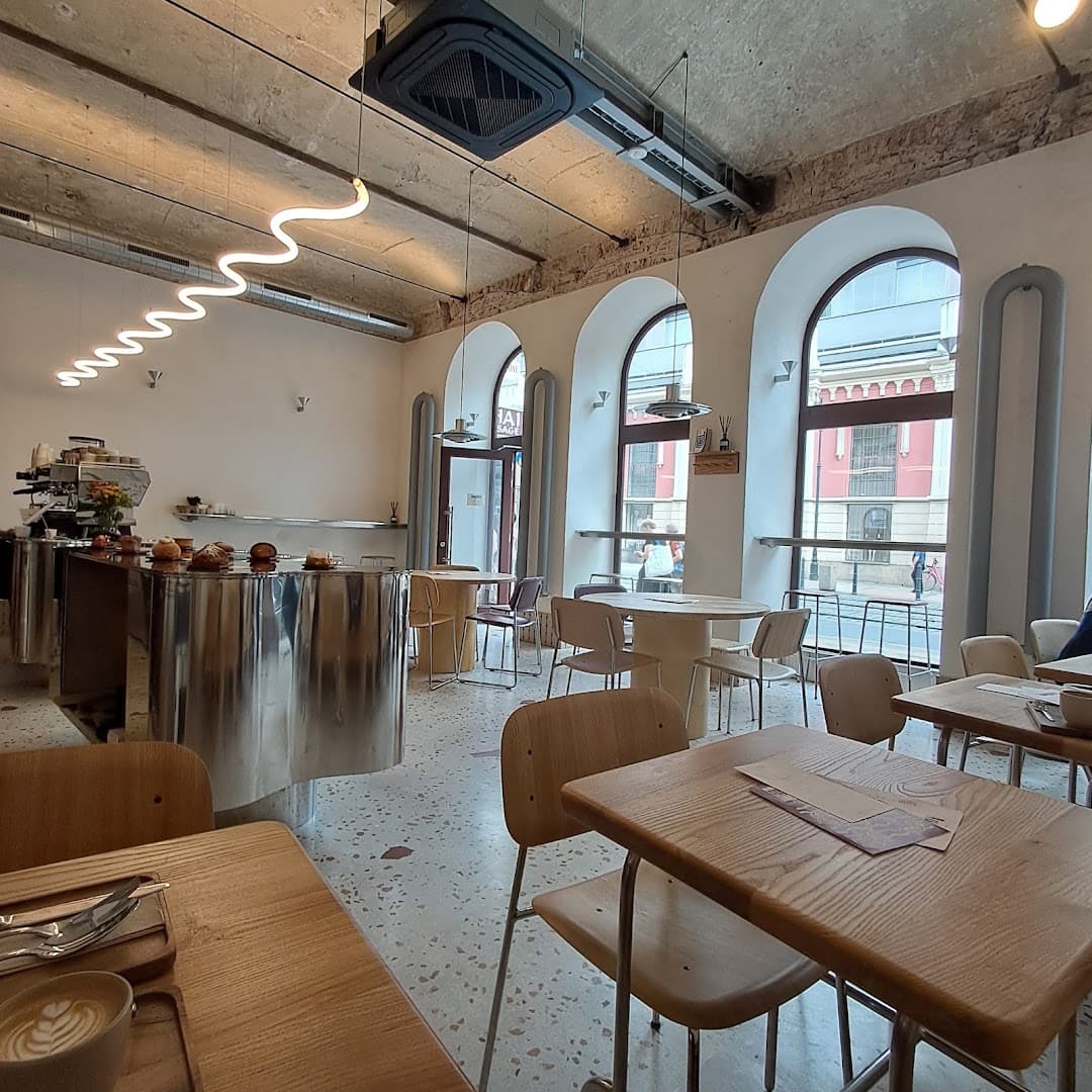 AUGUST — specialty coffee in Prague