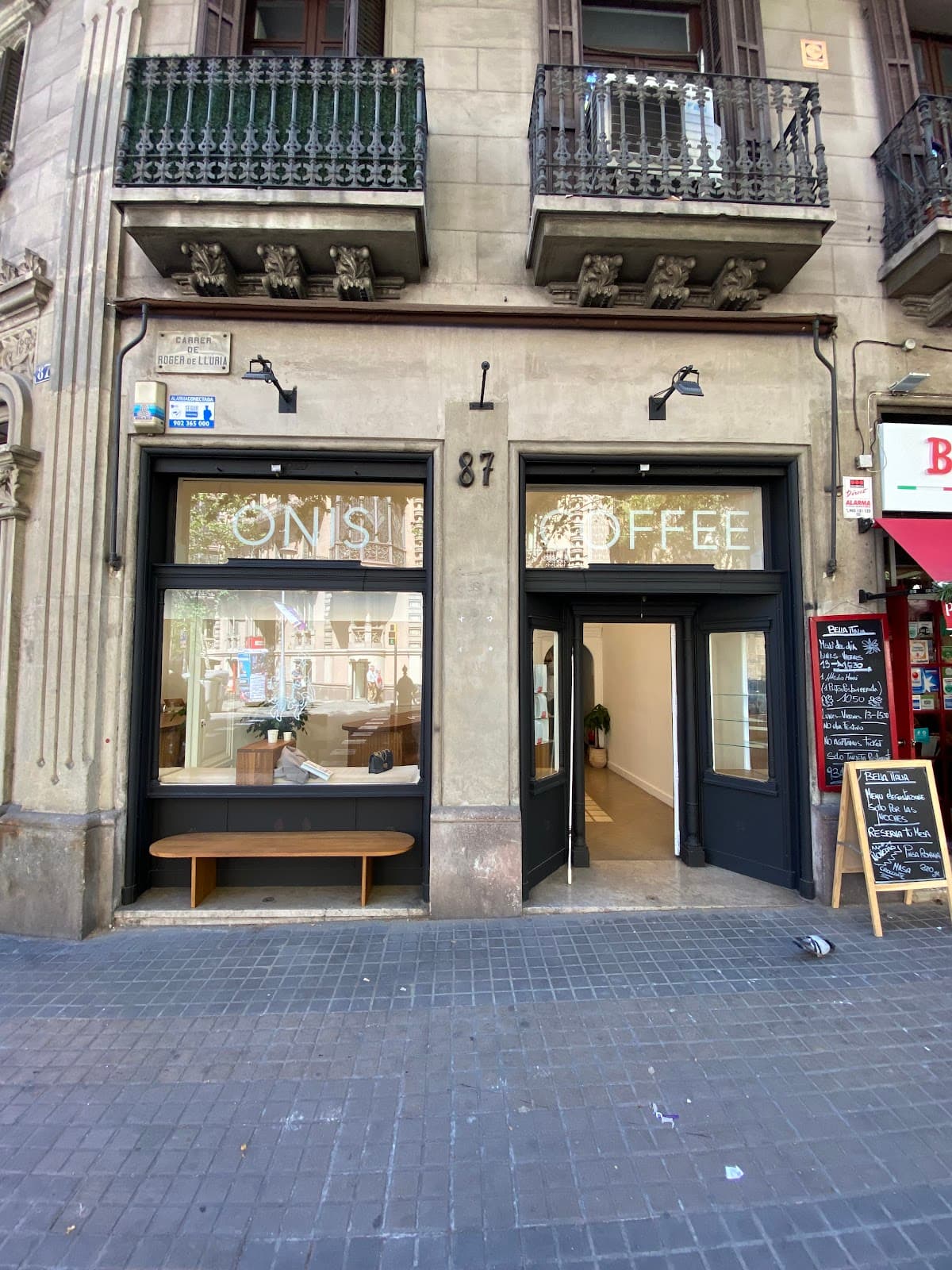 ONIS COFFEE - specialty coffee shop in Eixample
