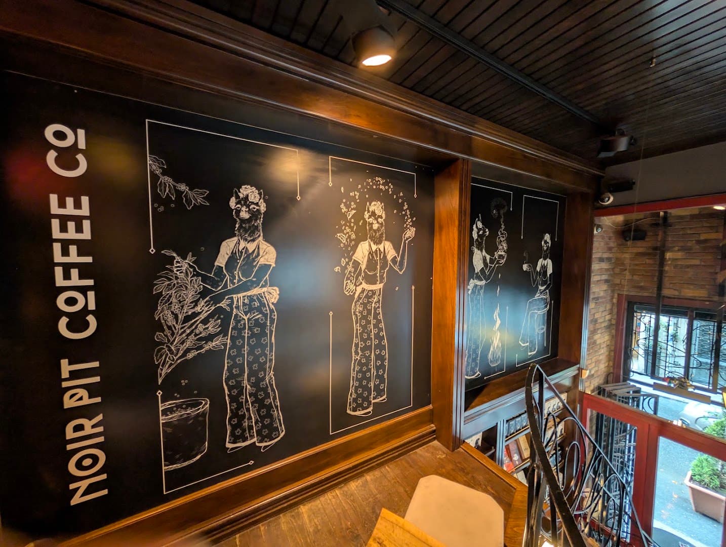 Noir Pit specialty coffee shop in Istanbul - photo 9