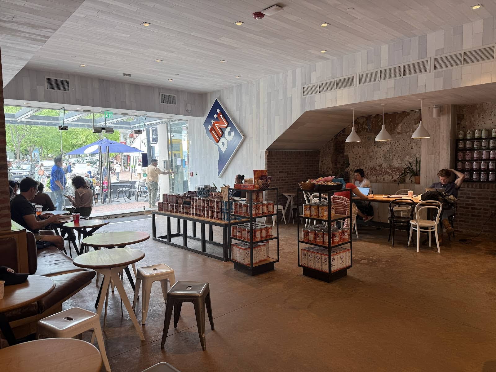 Compass Coffee specialty coffee shop in Washington, D.C. - photo 4