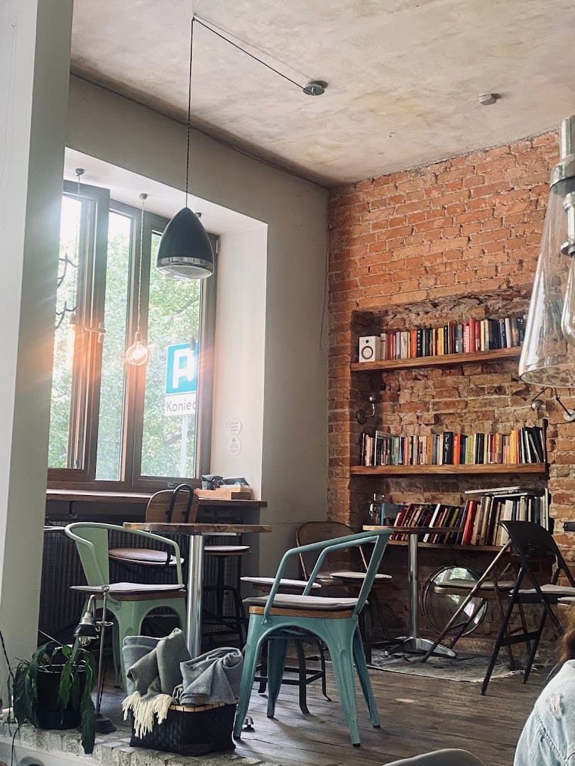 Interior of Paręosób Gallery Cafe, specialty coffee shop in Warsaw