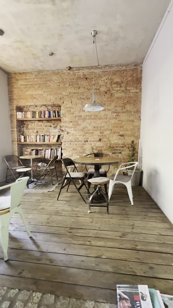 Interior of Paręosób Gallery Cafe, specialty coffee shop in Warsaw