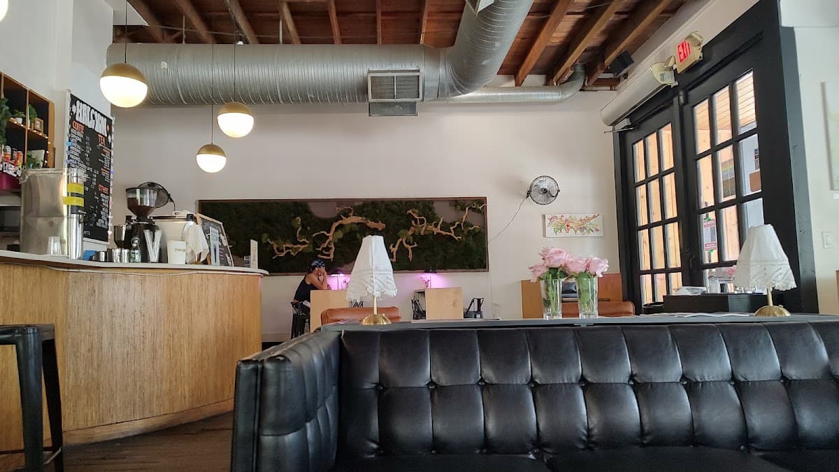Halcyon specialty coffee shop in Austin - photo 4