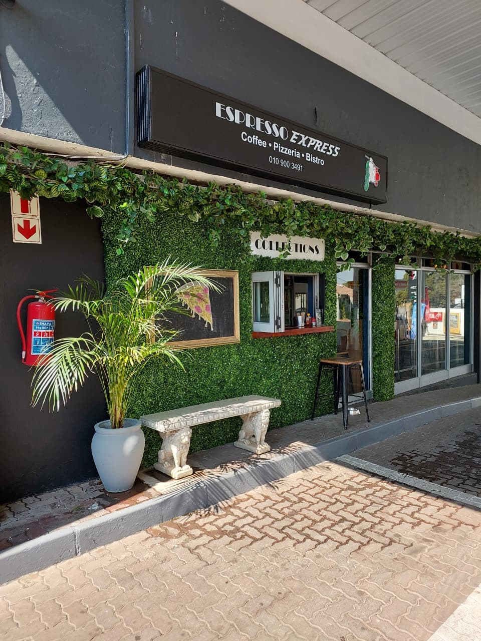 Espresso Cafe - specialty coffee shop in Forest Park