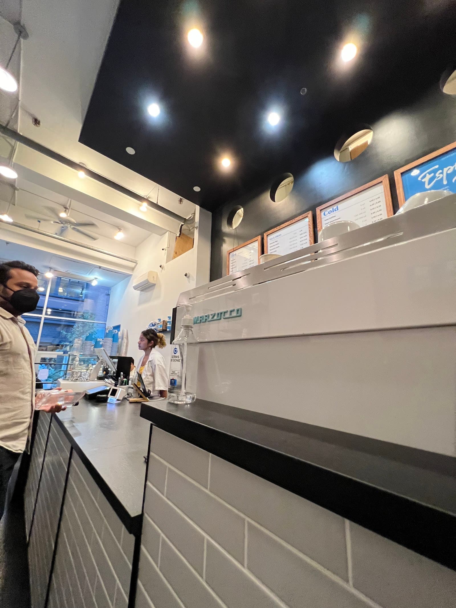 Joe Coffee Company: 13th Street specialty coffee shop in New York - photo 4