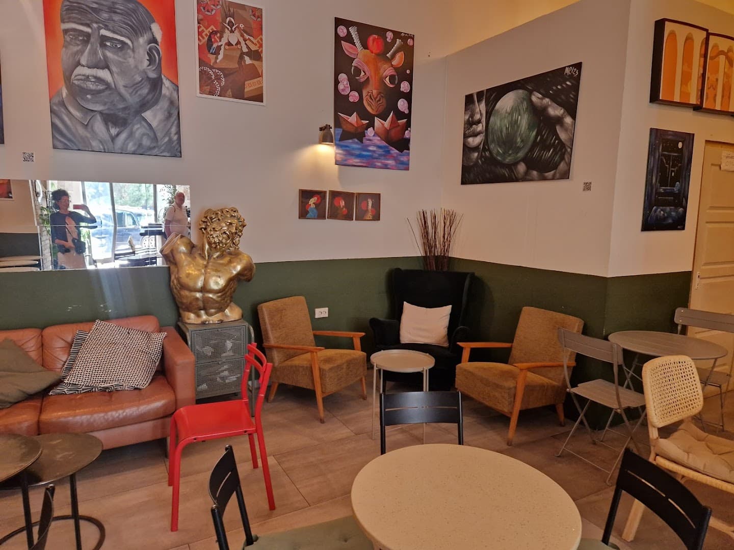 Kern Collective Coffee specialty coffee shop in Budapest - photo 13
