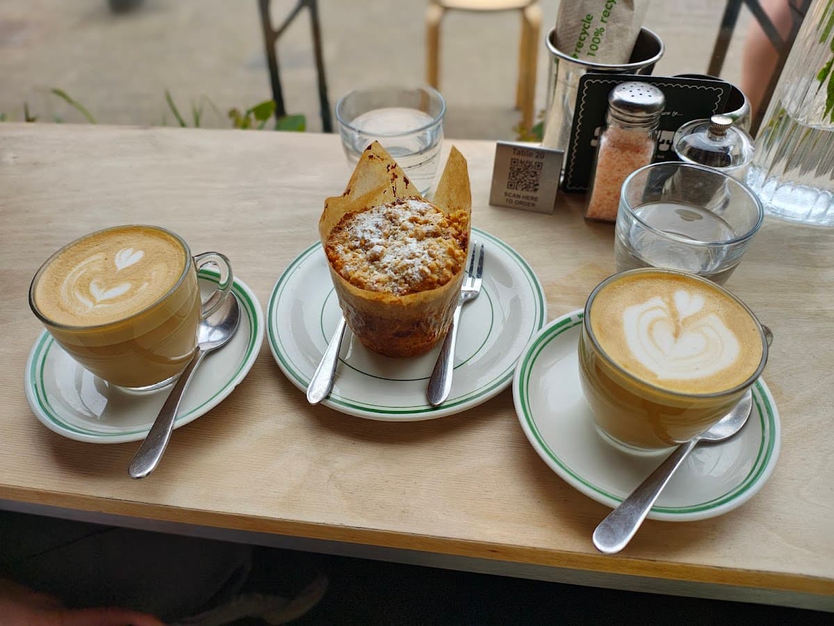 Juliet’s Quality Foods specialty coffee shop in London - photo 3