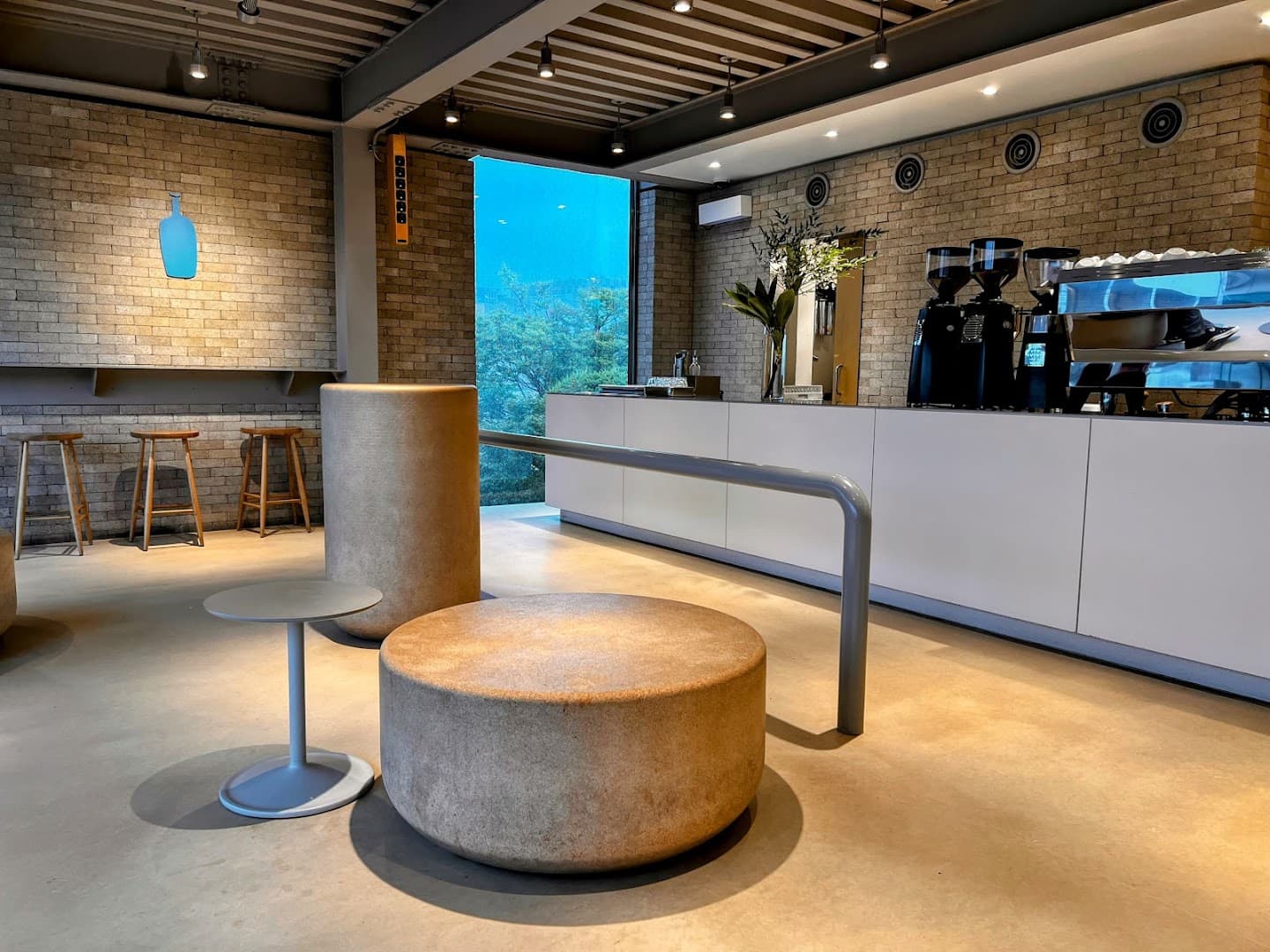 Blue Bottle Samcheong Cafe - specialty coffee shop in Seoul